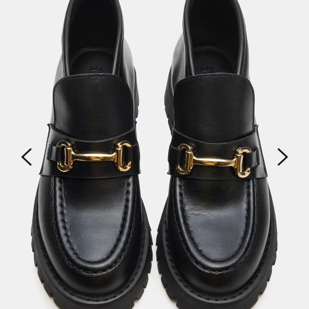 NWT Steve Madden Black Leather Lug Sole Loafers with Gold Bit Sz 8
